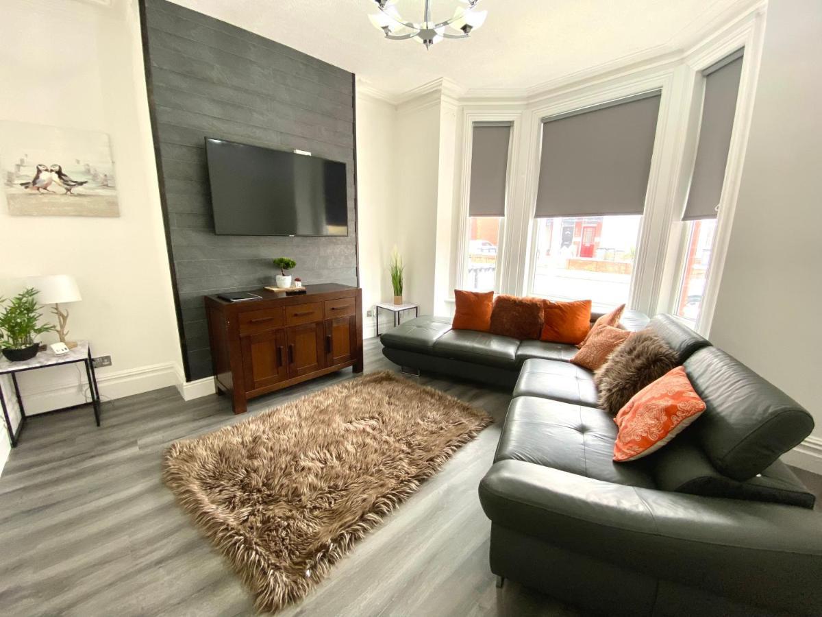 Warley House 4 Bed -Blackpool North -Family House Bagian luar foto